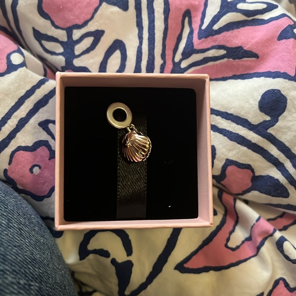 Pandora seashell charm with pearl